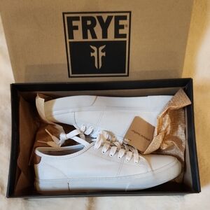 FRYE GIA LEATHER SNEAKER